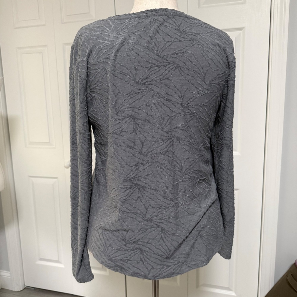 Simply Vera Vera Wong Woven Knit Gray Floral Beach Work Large long sleeve Shirt - Picture 2 of 8